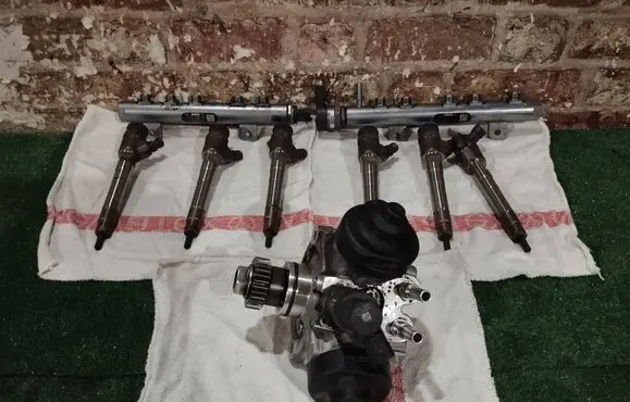 Jeep Grand Cherokee Fuel injection system set 0445110523 0445010696