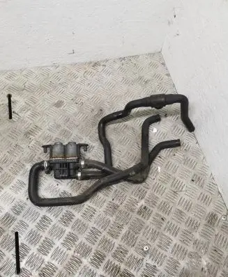 BMW 5 E39 Coolant heater control valve 8374995 1147412137