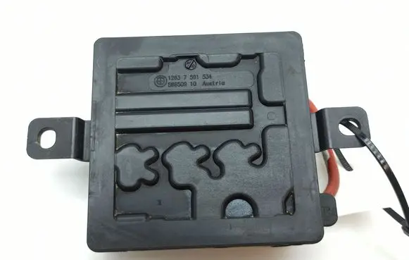 BMW 5 GT F07 Power management control unit 7599336 7599335 586509