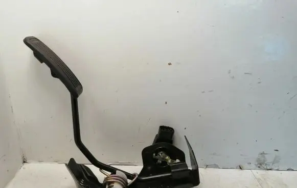 Toyota Avensis T250 Accelerator throttle pedal 7801013011