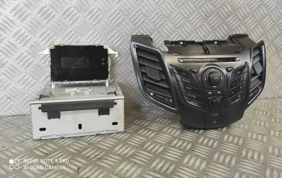 Radio/CD/DVD/GPS head unit