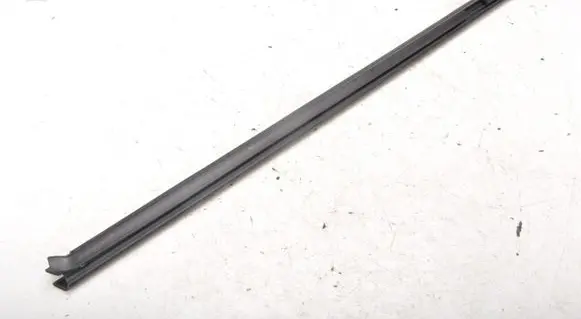Opel Astra K Rear door windshield rail 