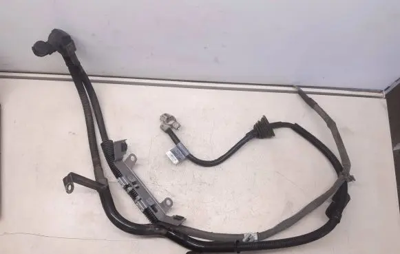 Mercedes-Benz SLK R171 Positive cable (battery) A1715402534 79688
