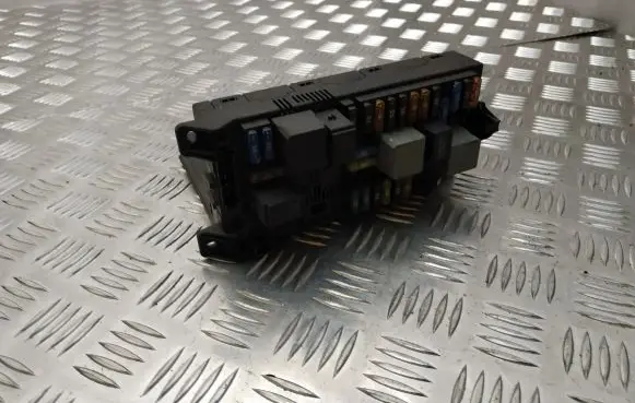 Mercedes-Benz E W211 Fuse module 2115457401