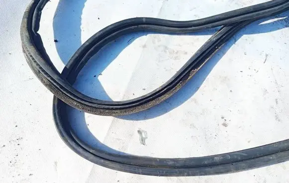 Opel Astra H Trunk rubber seal (body) 