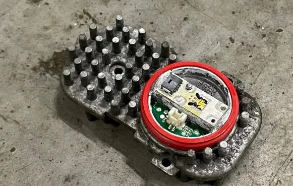 BMW 3 GT F34 Headlight ballast module Xenon 05715084