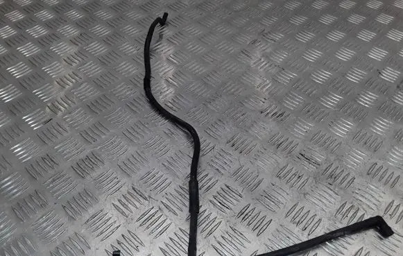 Jaguar S-Type Fuel line pipe