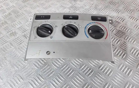Toyota Corolla Verso E121 Climate control unit 559000F011