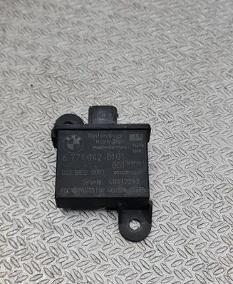 BMW 3 E90 E91 Tire pressure control unit 6771042 40032292 053300101201