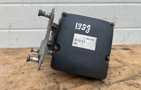 Mercedes-Benz E W211 ABS Pump A2114311312
