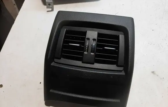 BMW 3 F30 F35 F31 Rear air vent grill 168281