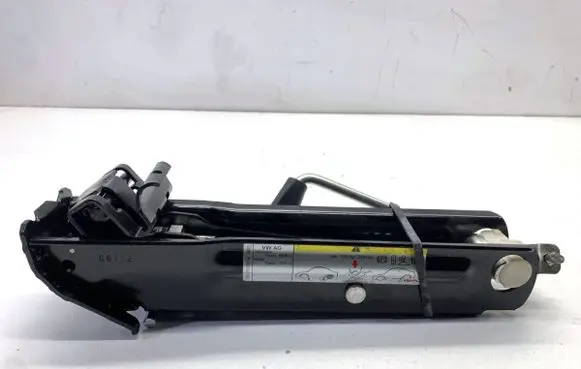 Volkswagen PASSAT B7 Other under body part 3AA011031B