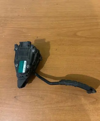 Renault Master II Accelerator throttle pedal 6PV00811904 7700314525