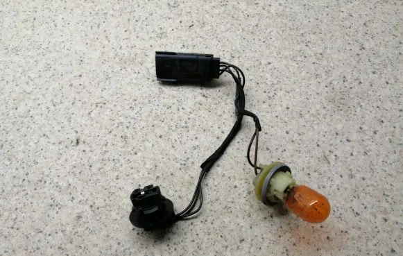 Citroen C3 Aircross Tail light bulb cover holder 334810401 1928700