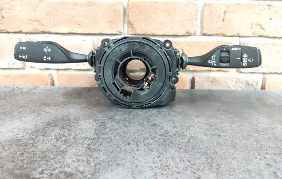 BMW X2 F39 Wiper turn signal indicator stalk/switch 6827371