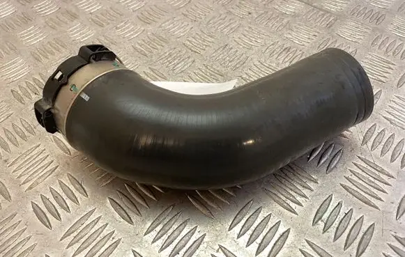 Volvo XC60 Intercooler hose/pipe 32222525