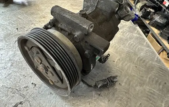 Nissan Juke I F15 Air conditioning (A/C) compressor (pump) 8200953359