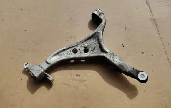 Mercedes-Benz GLS X166 Front lower control arm/wishbone 16604