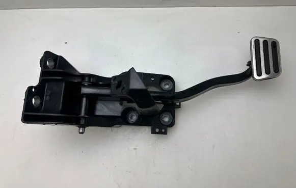 Ford Mustang VI Brake pedal FR3C2D094CD