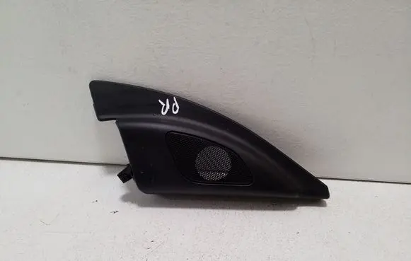 Suzuki Grand Vitara II Other front door trim element 8475065J0