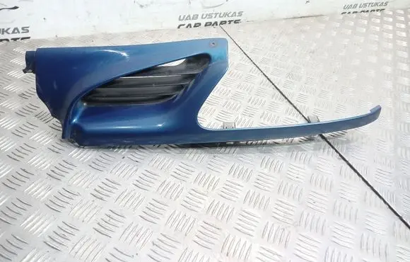 Renault Megane I Front bumper upper radiator grill 7700834200