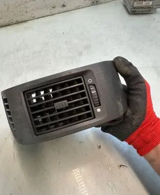 Fiat Ducato Dashboard side air vent grill/cover trim 385822