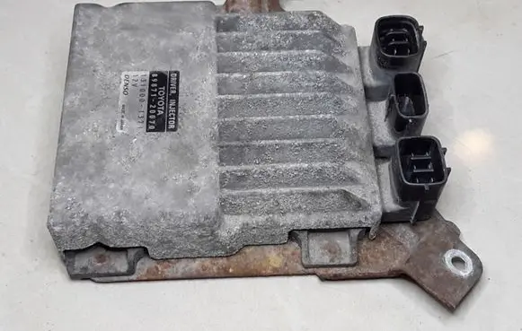 Toyota Avensis T250 Fuel injection control unit/module 8987120070 1310001371