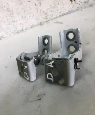 Peugeot 2008 II Front door hinge set 