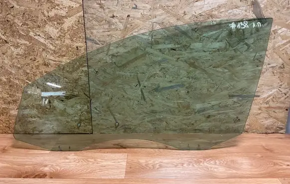 Volkswagen PASSAT B6 Front door window glass four-door 43R00082 A011404 DOT90M40AS2