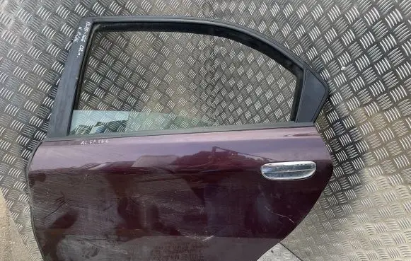 Alfa Romeo 166 Front door