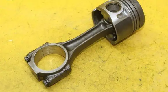 Volkswagen PASSAT B8 Piston with connecting rod 038J