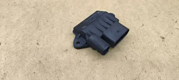 Mercedes-Benz E W211 Glow plug pre-heat relay 0522140709