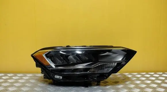 Volkswagen Jetta USA Headlight/headlamp 17A941036E