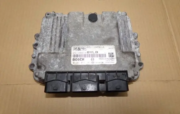 Ford Focus Engine control unit/module 0281011701