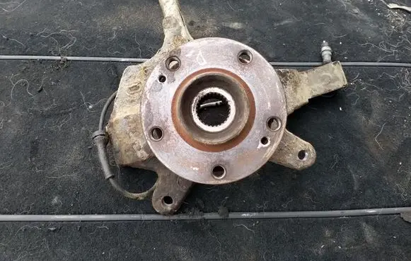 Renault Laguna II Front wheel hub spindle knuckle