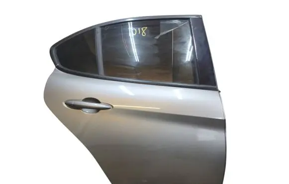 Alfa Romeo Giulia Rear door 