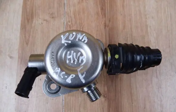 Hyundai Kona I Fuel injection high pressure pump 3532003AA0