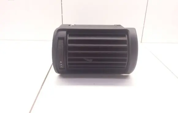 Audi A4 S4 B5 8D Dashboard air vent grill cover trim 8D1820902B