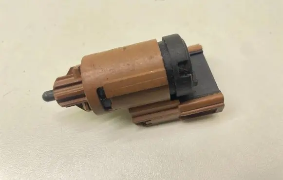 Audi A4 S4 B7 8E 8H Brake pedal sensor switch 3B0945511 19322006 02140