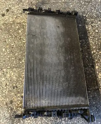 Ford Focus Coolant radiator 3M5H8005RK
