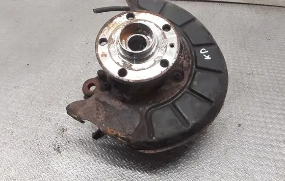 Volkswagen Jetta V Front wheel hub spindle knuckle