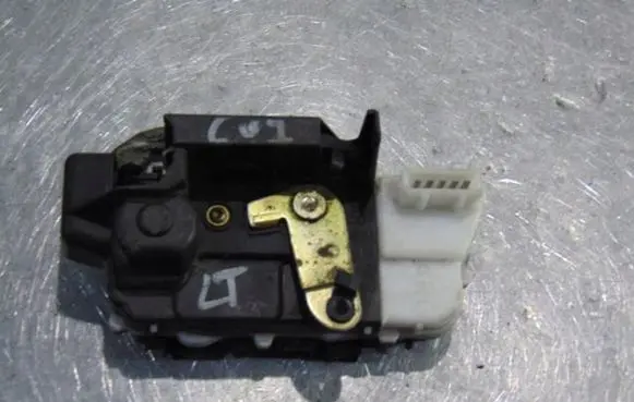 Peugeot 607 Rear door lock