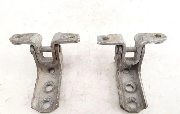 Mitsubishi Pajero Front door hinge set 