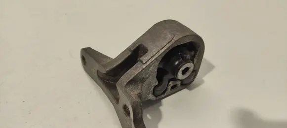 Subaru Outback Engine mount bracket