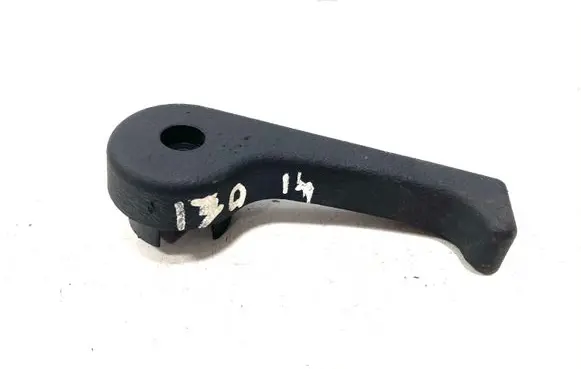 Hyundai i30 Engine bonnet (hood) release handle