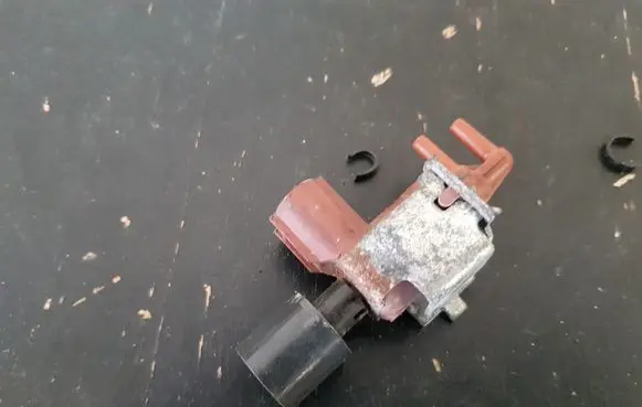 Toyota Land Cruiser (J200) Turbo solenoid valve
