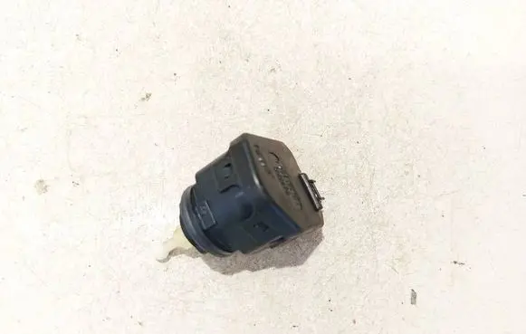 Volkswagen Bora Headlight level adjustment motor 1j0941295