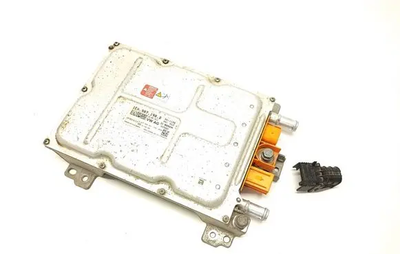 Voltage converter inverter