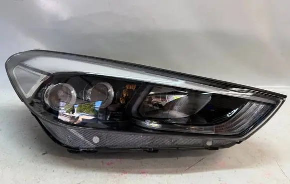 Hyundai Tucson TL Headlight/headlamp 92102D7200