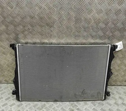 Mercedes-Benz CLA C118 X118 Coolant radiator A2475000203